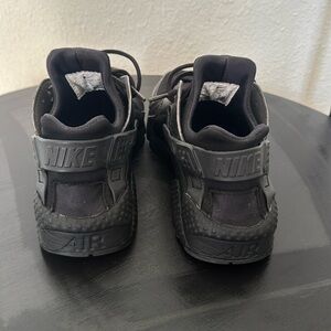 Nike Black Huarache Sneakers 9